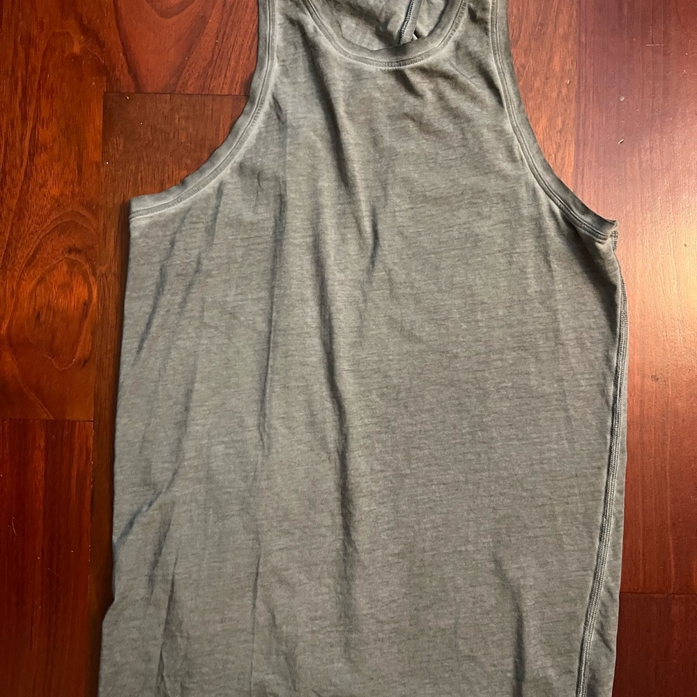 Lululemon size 8 tank